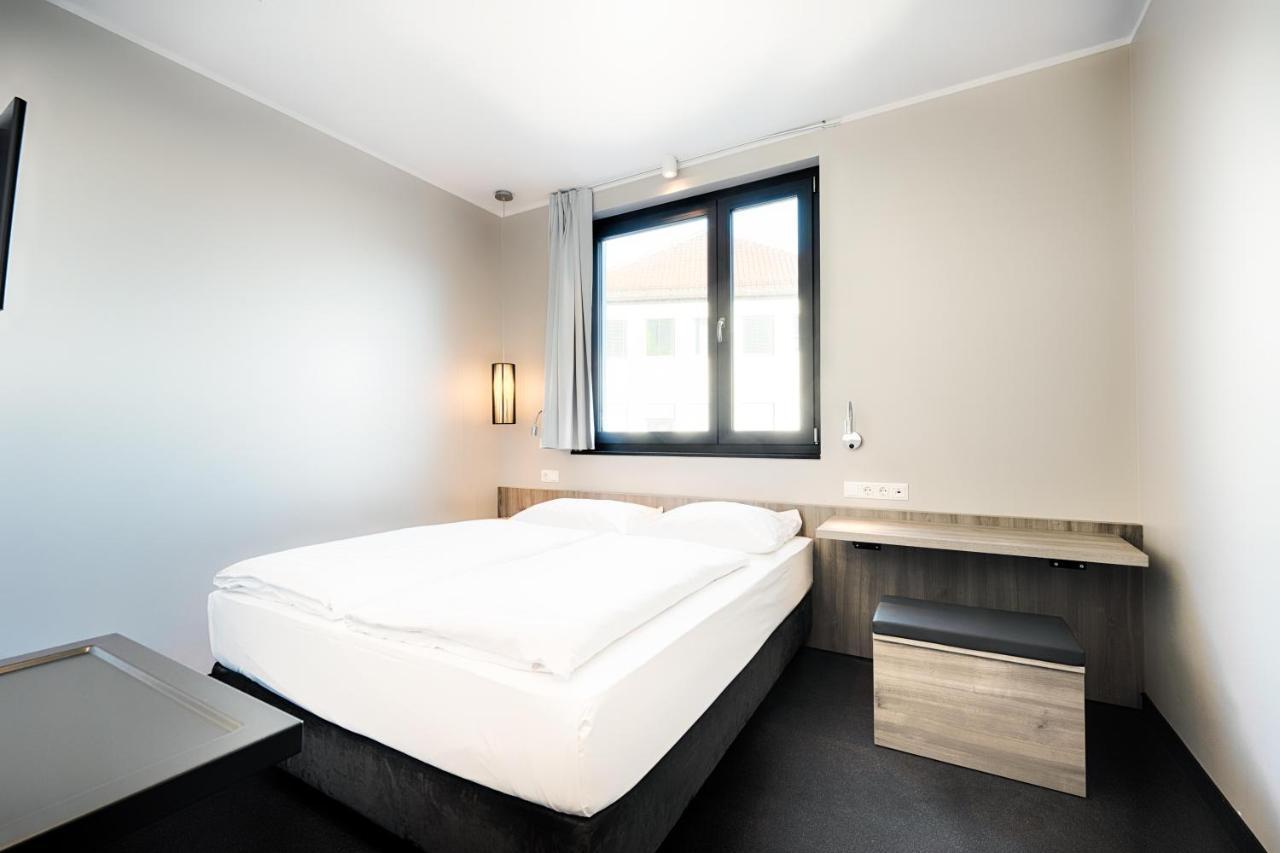 B&B Hotel Nuernberg-Plaerrer Exteriör bild