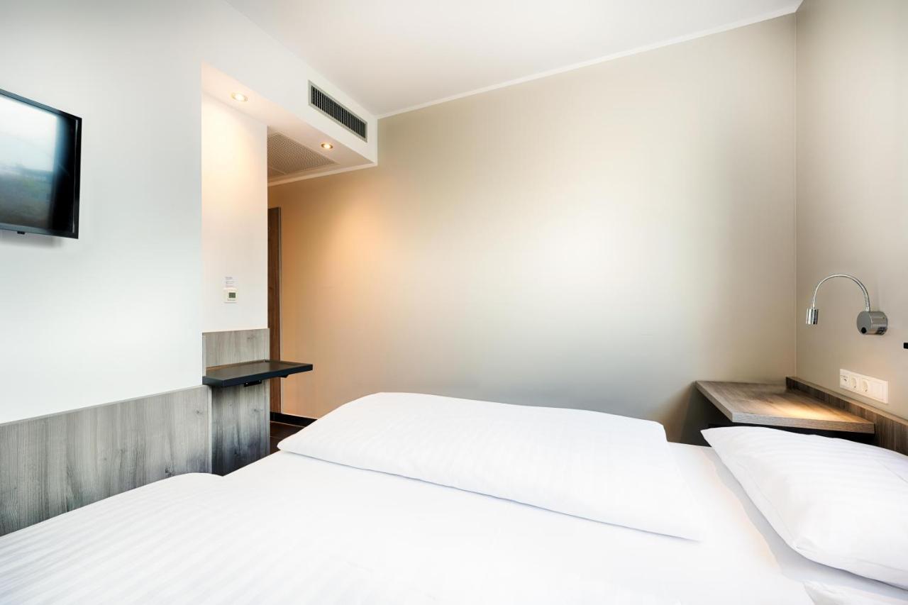 B&B Hotel Nuernberg-Plaerrer Exteriör bild