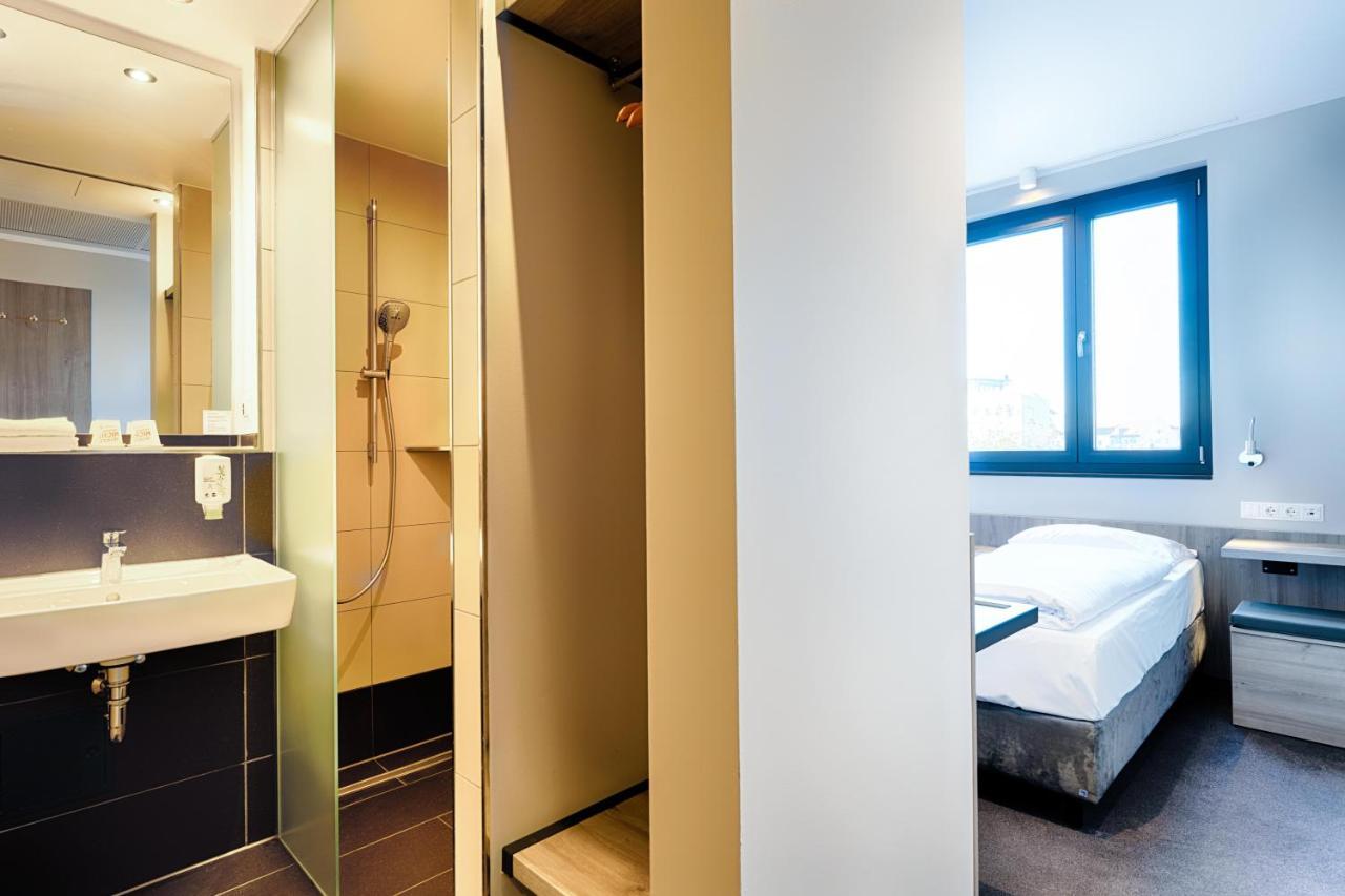 B&B Hotel Nuernberg-Plaerrer Exteriör bild